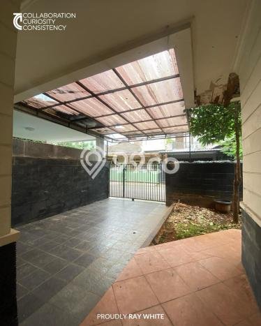 For Sale! Luxury House LT 349m2 Desain Elegan di Pejaten For Sale! Luxury House LT 349m2 Desain Elegan di Pejaten