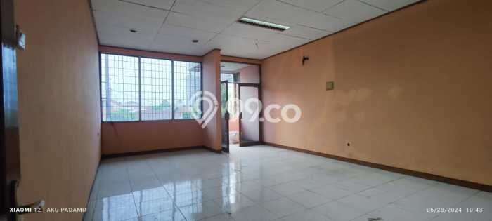 Ruko Dijual Lokasi Emas di Kebon Jeruk Luas 100m2 Ruko Dijual Lokasi Emas di Kebon Jeruk Luas 100m2