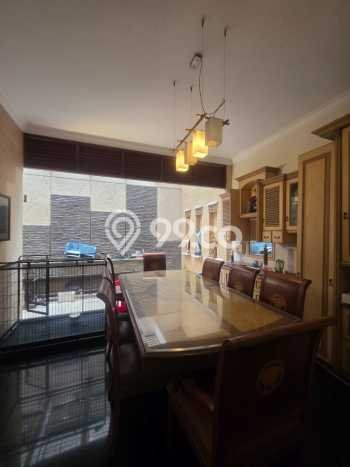 Rumah Elit Modern Siap Huni di Puri Indah Jakarta Barat Rumah Elit Modern Siap Huni di Puri Indah Jakarta Barat