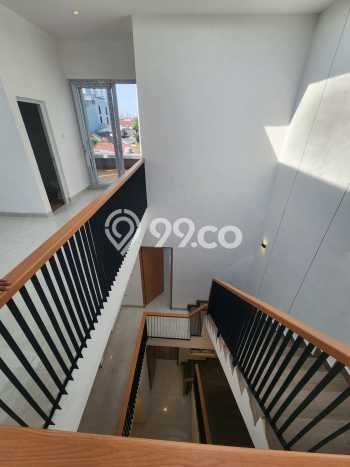 Dijual Rumah Luas Megah Dengan View Eksklusif di Duri Kepa, Jakarta Barat Dijual Rumah Luas Megah Dengan View Eksklusif di Duri Kepa, Jakarta Barat