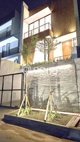 Hunian Mewah LB 275m2 Siap Pakai Desain Elegan di Sunter, Jakarta Utara Hunian Mewah LB 275m2 Siap Pakai Desain Elegan di Sunter, Jakarta Utara