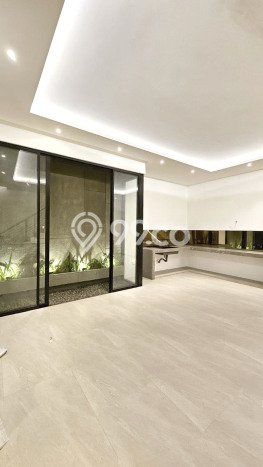 Hunian Mewah LB 275m2 Siap Pakai Desain Elegan di Sunter, Jakarta Utara Hunian Mewah LB 275m2 Siap Pakai Desain Elegan di Sunter, Jakarta Utara