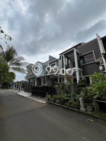 Rumah Mewah LT 160m² Dekat Fasilitas Umum di Tanjung Barat, Jakarta Selatan Rumah Mewah LT 160m² Dekat Fasilitas Umum di Tanjung Barat, Jakarta Selatan