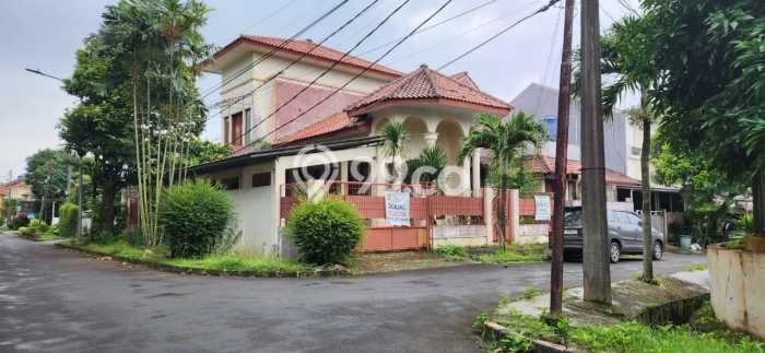 For Sale! Luxury House LT 321m2 Desain Modern di Lebak Bulus For Sale! Luxury House LT 321m2 Desain Modern di Lebak Bulus