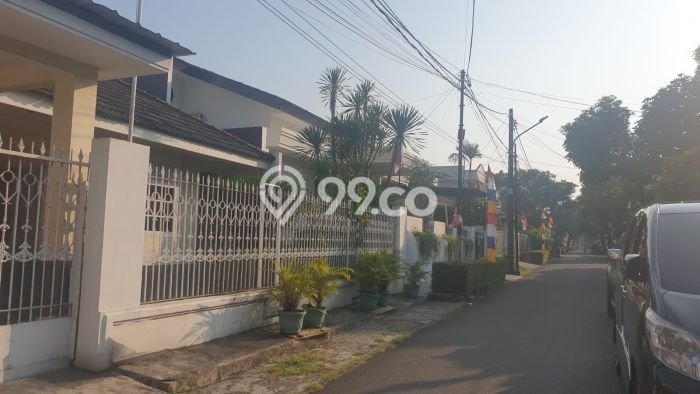 Rumah Mewah LB 250m2 Siap Pakai Desain Elegan di Bintaro, Jakarta Selatan Rumah Mewah LB 250m2 Siap Pakai Desain Elegan di Bintaro, Jakarta Selatan
