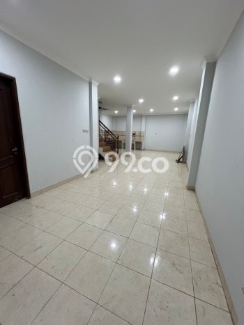 Disewakan Rumah Konsep Modern di Penjaringan Jakarta Utara dengan 5 KT Disewakan Rumah Konsep Modern di Penjaringan Jakarta Utara dengan 5 KT