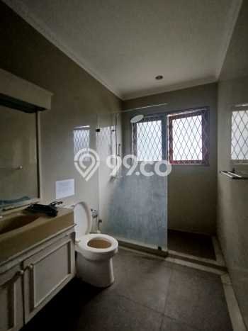 Hunian Bagus Disewakan di Kemang, Jakarta Selatan LT 1500m2, LB 700m2 Hunian Bagus Disewakan di Kemang, Jakarta Selatan LT 1500m2, LB 700m2
