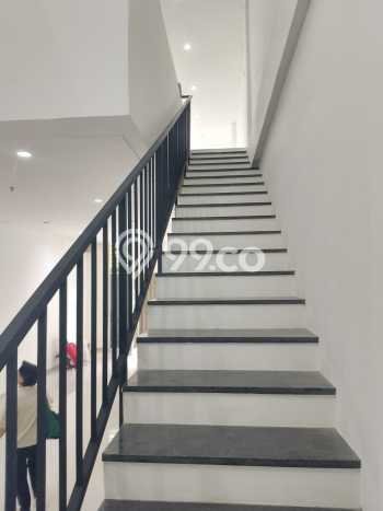 Ruko Dijual di Prime Area Jakarta Pusat Luas 275m2 Ruko Dijual di Prime Area Jakarta Pusat Luas 275m2