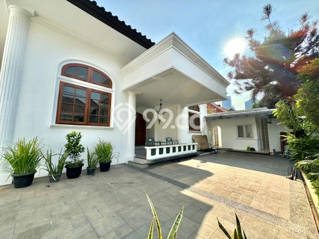 Rumah Modern Dikontrakkan di Menteng Jakarta Pusat Lokasi Sangat Strategis Rumah Modern Dikontrakkan di Menteng Jakarta Pusat Lokasi Sangat Strategis