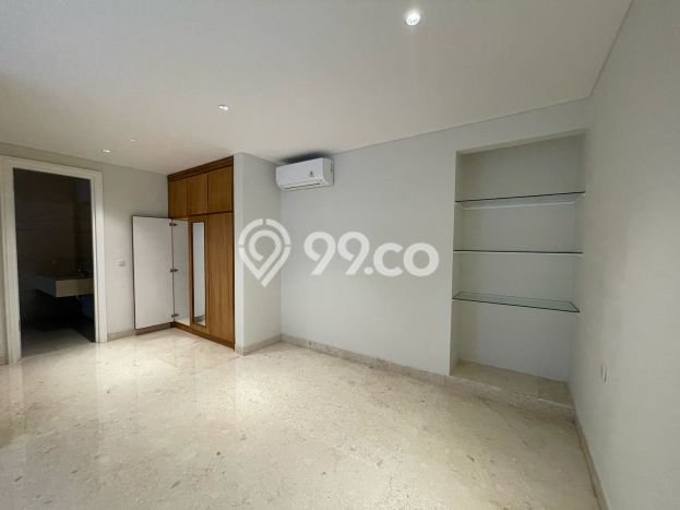 Rumah di Lippo Karawaci, 5 KT, Dekat Fasilitas Umum, Luas 700m² LB 700m² Rumah di Lippo Karawaci, 5 KT, Dekat Fasilitas Umum, Luas 700m² LB 700m²