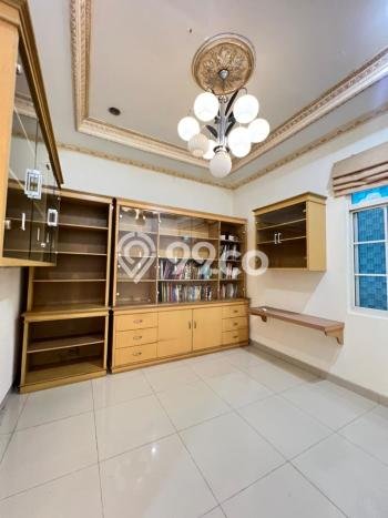 Disewakan! Rumah 3 Kamar Tidur &
3 Kamar Mandi di Pantai Indah Kapuk, Jakarta Utara Disewakan! Rumah 3 Kamar Tidur &
3 Kamar Mandi di Pantai Indah Kapuk, Jakarta Utara