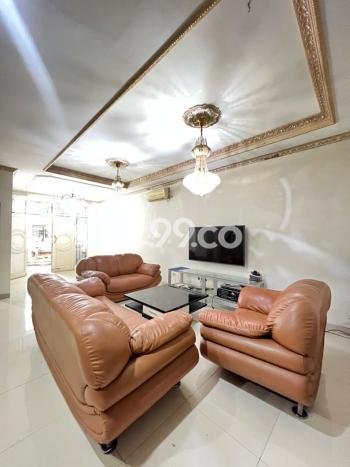 Disewakan! Rumah 3 Kamar Tidur &
3 Kamar Mandi di Pantai Indah Kapuk, Jakarta Utara Disewakan! Rumah 3 Kamar Tidur &
3 Kamar Mandi di Pantai Indah Kapuk, Jakarta Utara