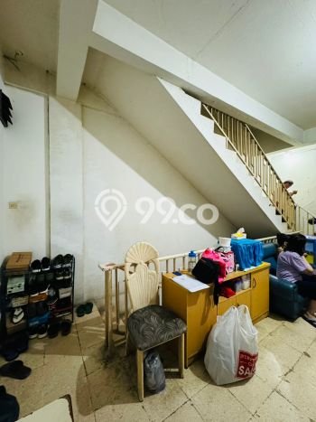 Ruko Dijual di Jakarta Barat LT 74m2 & LB 290m2 Lokasi Terbaik! Ruko Dijual di Jakarta Barat LT 74m2 & LB 290m2 Lokasi Terbaik!