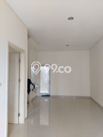 Rumah area Green Lake City, 4 KT, Dekat Universitas, Luas 90m² LB 140m² Rumah area Green Lake City, 4 KT, Dekat Universitas, Luas 90m² LB 140m²