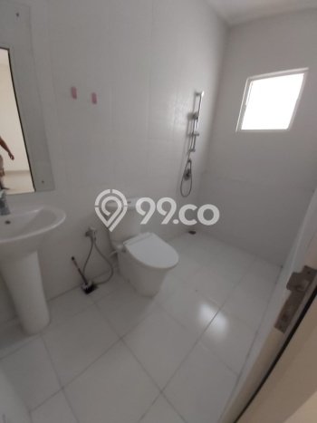 Rumah area Green Lake City, 4 KT, Dekat Universitas, Luas 90m² LB 140m² Rumah area Green Lake City, 4 KT, Dekat Universitas, Luas 90m² LB 140m²