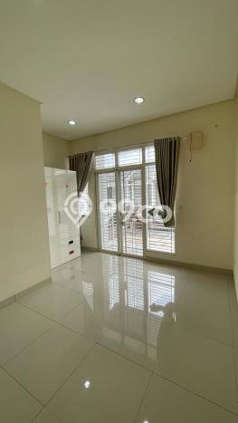 HUNIAN EKSKLUSIF! Rumah di Green Lake City, 2 KM, Design Minimalis, LT 60m² LB 75m² HUNIAN EKSKLUSIF! Rumah di Green Lake City, 2 KM, Design Minimalis, LT 60m² LB 75m²
