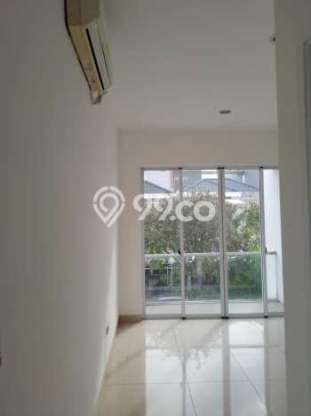 PREMIUM CHOICE! Rumah kawasan Green Lake City, 3 KM, Lingkungan Asri, Luas 160m² Bangunan 240m² PREMIUM CHOICE! Rumah kawasan Green Lake City, 3 KM, Lingkungan Asri, Luas 160m² Bangunan 240m²