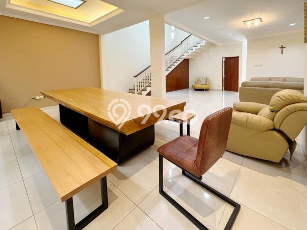 Hunian Elit LB 181m2 Siap Huni Desain Elegan di Modernland, Tangerang Hunian Elit LB 181m2 Siap Huni Desain Elegan di Modernland, Tangerang