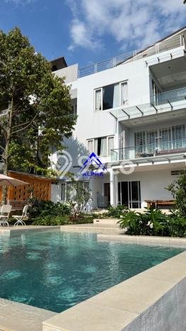 Rumah Luxury Modern Tanpa Renovasi di Dago Pakar Bandung Rumah Luxury Modern Tanpa Renovasi di Dago Pakar Bandung