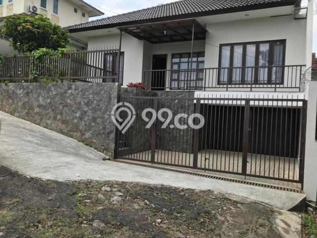 Rumah Luxury Modern Tanpa Renovasi di Cikutra Bandung Rumah Luxury Modern Tanpa Renovasi di Cikutra Bandung