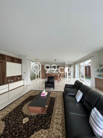 Dijual Rumah Luas Megah Dengan View Eksklusif di Setra Sari, Bandung Dijual Rumah Luas Megah Dengan View Eksklusif di Setra Sari, Bandung