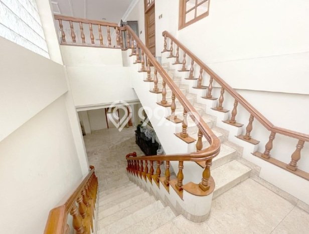 Ready to Use! Premium House LT 907m2 Desain Elegan di Bandung Kota Ready to Use! Premium House LT 907m2 Desain Elegan di Bandung Kota
