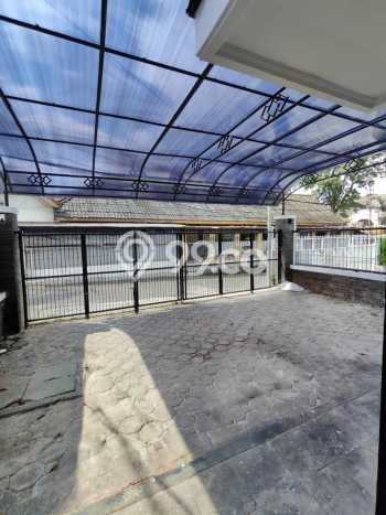 Disewakan! Rumah 3 Kamar Tidur &
3 Kamar Mandi di Wastukencana, Bandung Disewakan! Rumah 3 Kamar Tidur &
3 Kamar Mandi di Wastukencana, Bandung