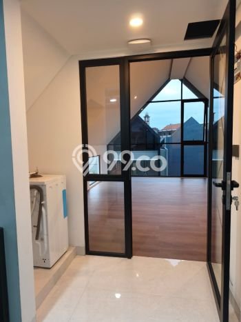 Rumah Elit Modern Tanpa Renovasi di Setra Duta Bandung Rumah Elit Modern Tanpa Renovasi di Setra Duta Bandung