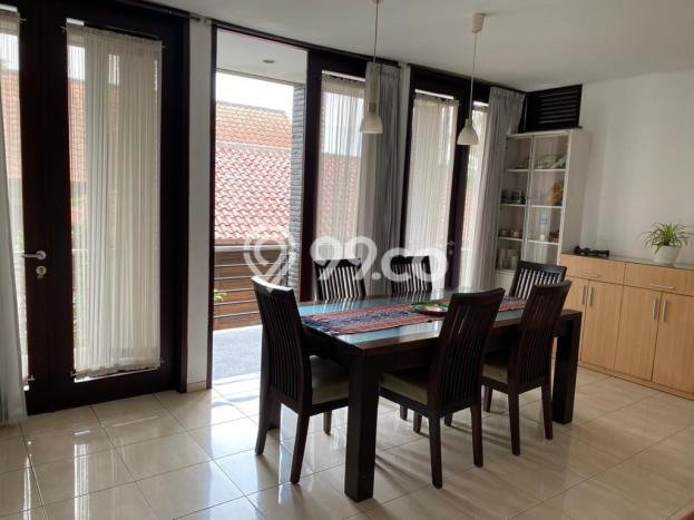 UNIT SPESIAL! Rumah area , 3 KM, Akses Pusat Kota, Luas 330m2m² Bangunan 200m2m² UNIT SPESIAL! Rumah area , 3 KM, Akses Pusat Kota, Luas 330m2m² Bangunan 200m2m²