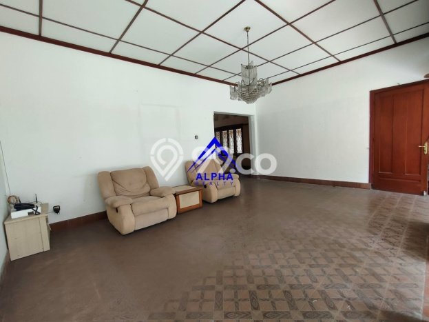 Rumah Elit LB 600m2 Siap Huni Desain Elegan di Dago, Bandung Rumah Elit LB 600m2 Siap Huni Desain Elegan di Dago, Bandung