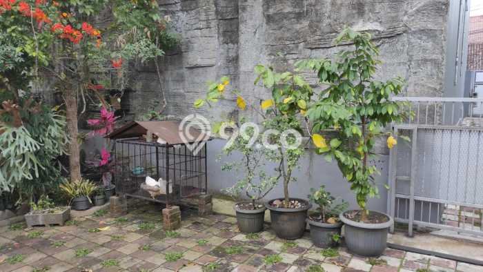 Rumah Mewah LB 210m2 Siap Huni Desain Elegan di Cigadung, Bandung Rumah Mewah LB 210m2 Siap Huni Desain Elegan di Cigadung, Bandung