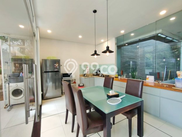 Rumah Mewah LB 550m2 Siap Pakai Desain Elegan di Cigadung, Bandung Rumah Mewah LB 550m2 Siap Pakai Desain Elegan di Cigadung, Bandung