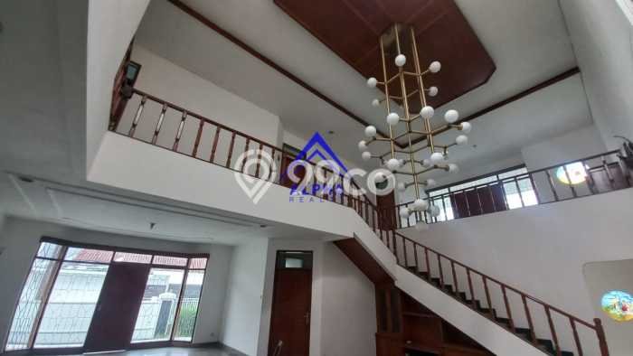 LIMITED UNIT! Rumah area Supratman, 3 KM, LT 450m² LB 389m² LIMITED UNIT! Rumah area Supratman, 3 KM, LT 450m² LB 389m²