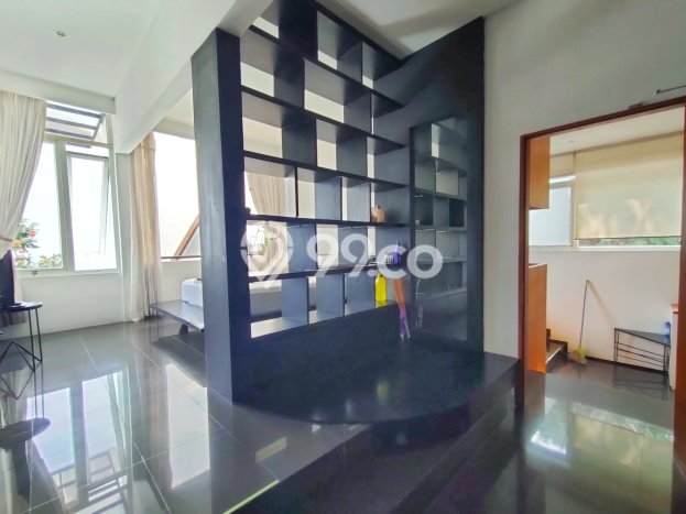 Rumah Mewah LB 550m2 Siap Pakai Desain Elegan di Cigadung, Bandung Rumah Mewah LB 550m2 Siap Pakai Desain Elegan di Cigadung, Bandung