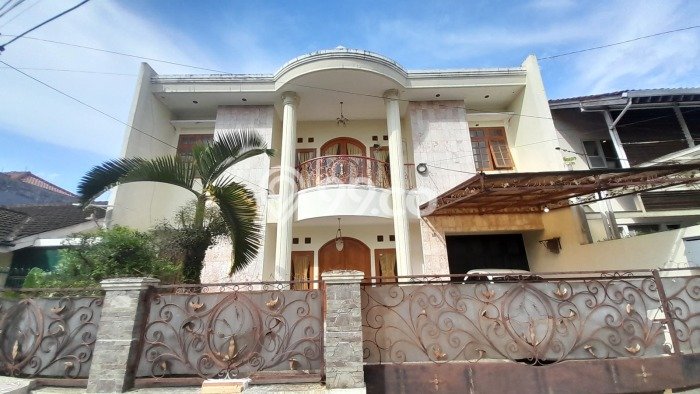 Rumah sewa siap pakai 6 KT di Geger Kalong, Bandung Rumah sewa siap pakai 6 KT di Geger Kalong, Bandung