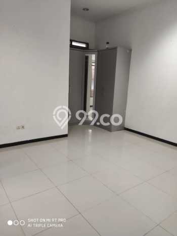 Rumah di Singgasana, 4 KM, Akses Universitas, Luas 160m² LB 250m² Rumah di Singgasana, 4 KM, Akses Universitas, Luas 160m² LB 250m²