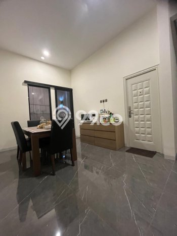 For Sale! Premium House LT 185m2 Desain Elegan di Singgasana For Sale! Premium House LT 185m2 Desain Elegan di Singgasana