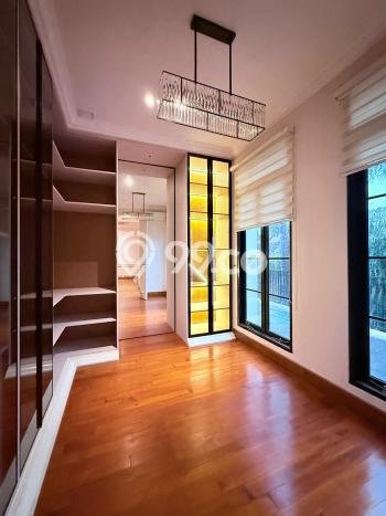 Sewa Rumah Strategis LT 600m2 / LB 800m2 di Pakubuwono, Jakarta Selatan Sewa Rumah Strategis LT 600m2 / LB 800m2 di Pakubuwono, Jakarta Selatan