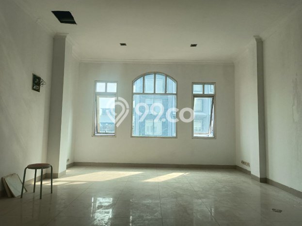 Disewakan Ruko komersial di Menteng luas bangunan 191m2 Disewakan Ruko komersial di Menteng luas bangunan 191m2