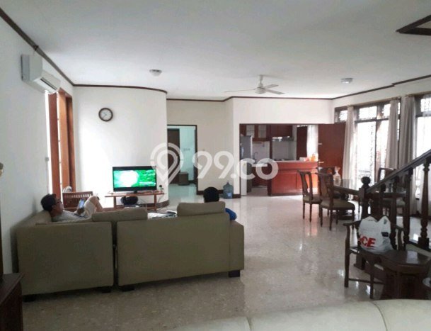 DIJUAL CEPAT! Rumah Nyaman di Kuningan, Jakarta Selatan, Luas 325m² Bangunan 465m² BISA KPR! DIJUAL CEPAT! Rumah Nyaman di Kuningan, Jakarta Selatan, Luas 325m² Bangunan 465m² BISA KPR!
