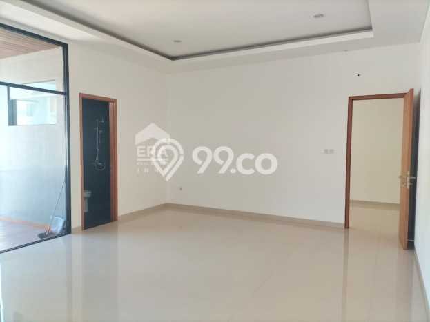 Rumah Mewah LB 300m2 Siap Pakai Desain Elegan di Mekar Wangi, Bandung Rumah Mewah LB 300m2 Siap Pakai Desain Elegan di Mekar Wangi, Bandung