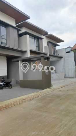 Jual Rumah Mewah Elegan Dengan View Eksklusif di Setra Duta, Bandung Jual Rumah Mewah Elegan Dengan View Eksklusif di Setra Duta, Bandung