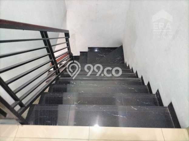 Rumah Elit LB 246m2 Siap Huni Desain Elegan di Mekar Wangi, Bandung Rumah Elit LB 246m2 Siap Huni Desain Elegan di Mekar Wangi, Bandung