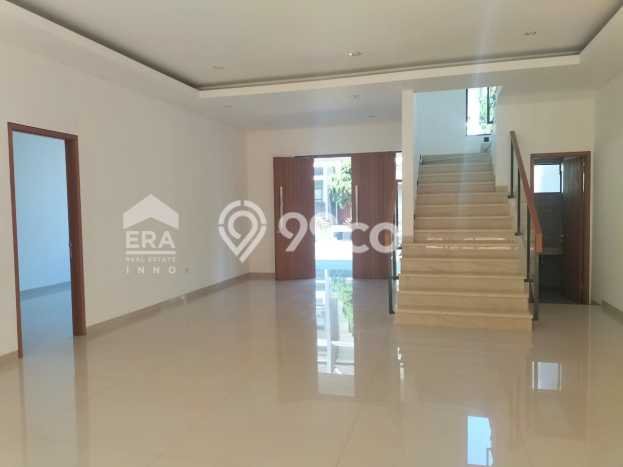 Rumah Mewah LB 300m2 Siap Pakai Desain Elegan di Mekar Wangi, Bandung Rumah Mewah LB 300m2 Siap Pakai Desain Elegan di Mekar Wangi, Bandung