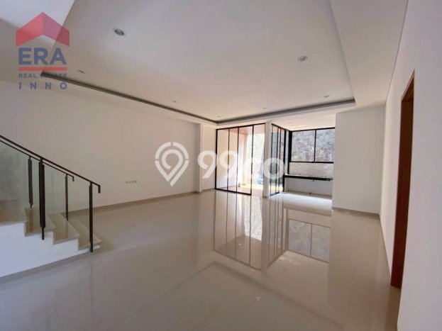 Rumah Mewah LB 300m2 Siap Pakai Desain Elegan di Mekar Wangi, Bandung Rumah Mewah LB 300m2 Siap Pakai Desain Elegan di Mekar Wangi, Bandung