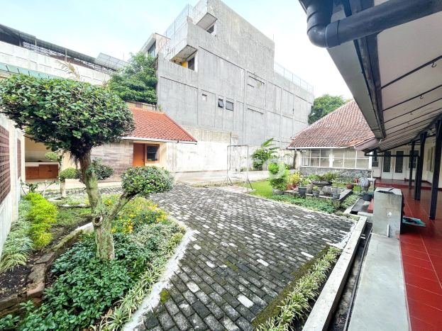 Hunian Elit LB 450m2 Siap Pakai Desain Elegan di Pasir Koja, Bandung Hunian Elit LB 450m2 Siap Pakai Desain Elegan di Pasir Koja, Bandung