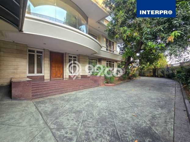 Hunian Elit LB 455m2 Siap Pakai Desain Elegan di Puri Indah, Jakarta Barat Hunian Elit LB 455m2 Siap Pakai Desain Elegan di Puri Indah, Jakarta Barat