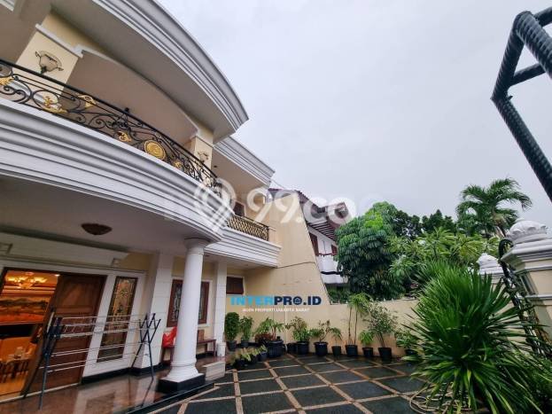 Rumah Lingkungan Asri di Intercon, Jakarta Barat, Luas 300m² Bangunan 500m² Rumah Lingkungan Asri di Intercon, Jakarta Barat, Luas 300m² Bangunan 500m²
