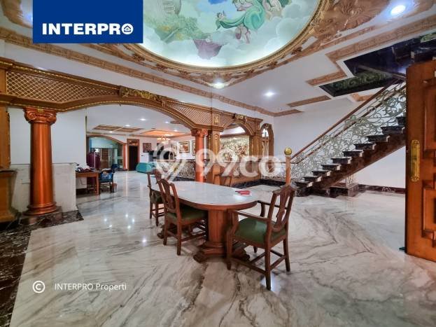 Hunian Elit LB 900m2 Siap Pakai Desain Elegan di Puri Indah, Jakarta Barat Hunian Elit LB 900m2 Siap Pakai Desain Elegan di Puri Indah, Jakarta Barat