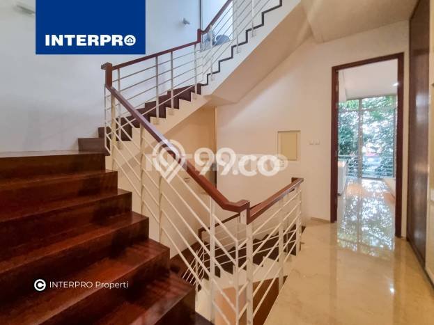 Dijual Rumah Luas Elegan Dengan View Eksklusif di Kedoya, Jakarta Barat Dijual Rumah Luas Elegan Dengan View Eksklusif di Kedoya, Jakarta Barat